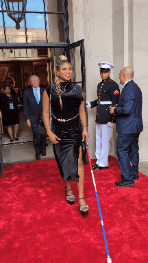 Lachi strutting at Nato